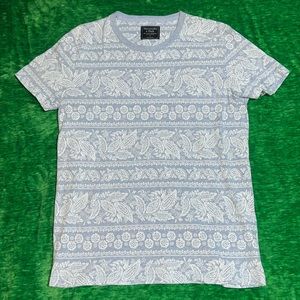 Abercrombie & Fitch Blue and White Paisley Short Sleeve Tee